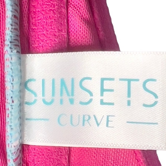Sunsets Curve Plus Size Floral Print Twist Underwire Bikini Top - Picture 7 of 7